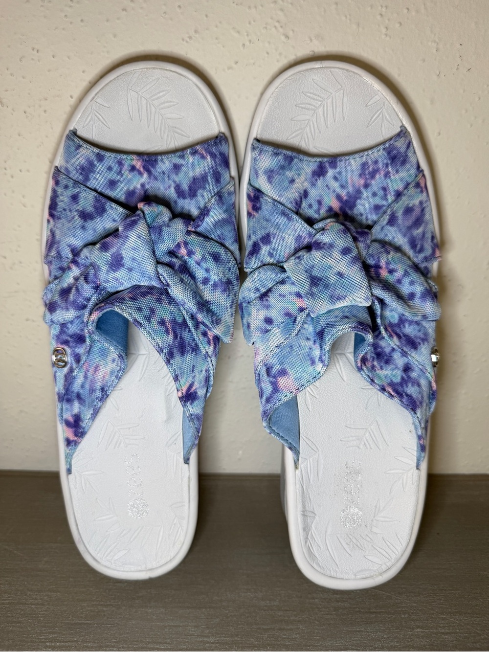 BZees Women’s Smile Blue Tie Dye Pink Platform Wedge Sandals Size 10 M Comfort - Picture 4 of 9